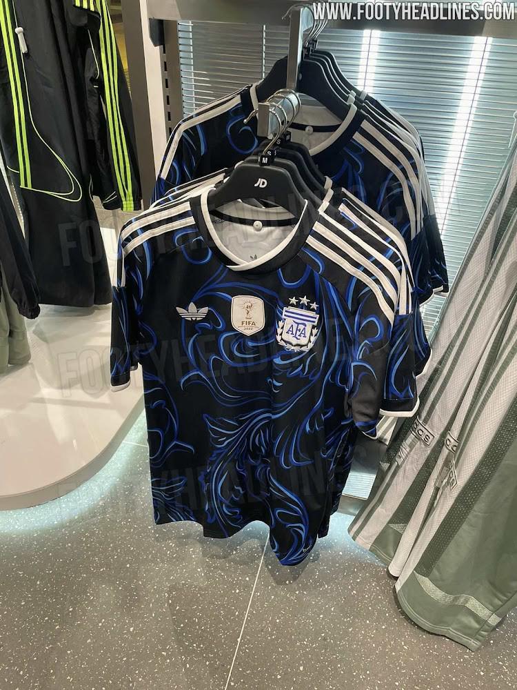 开云入口-阿根廷世界杯客场球衣曝光：黑色主色调，灵感源自阿根廷国花